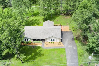 105 Fairway Dr, Crossville, TN 38558
