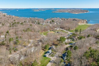 9 Olde Fort Rd, Cape Elizabeth, ME 04107