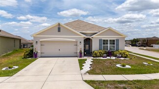 633 Squires Grove Dr, Winter Haven, FL 33880
