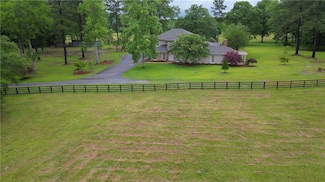 142 Carr Rd, Lagrange, GA 30241