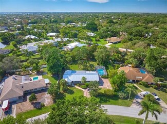 2874 NE Rosetree Dr, Jensen Beach, FL 34957