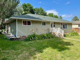 804 W Central Ave, Minot, ND 58701