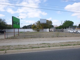 2212 Santa Ursula Ave, Laredo, TX 78040