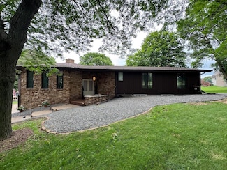 1004 East St, Marathon, WI 54448