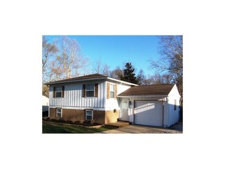 18907 E Arrowhead Dr, Independence, MO 64056