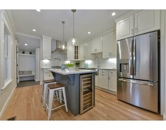 31 Oak St, Newton, MA 02464
