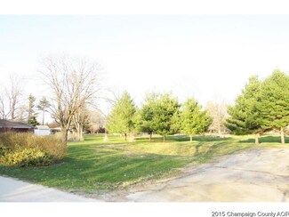 302 N 1st St, Tolono, IL 61880