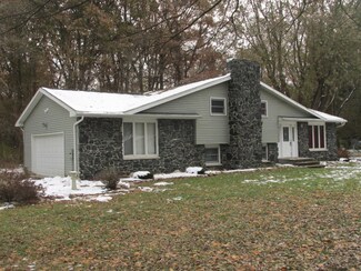 401 N Walnut St, Hamlet, IN 46532