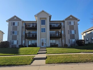 6723 Creekside Dr NE Unit 1, Cedar Rapids, IA 52402