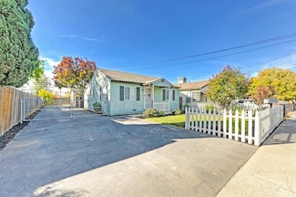 2569 Erickson St, Sacramento, CA 95815