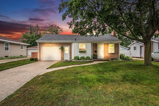 1734 Den Hertog St SW, Wyoming, MI 49519