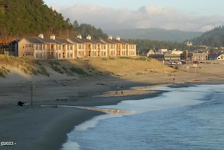 33000 Cape Kiwanda Dr Unit 14 Wk 28, Pacific City, OR 97135