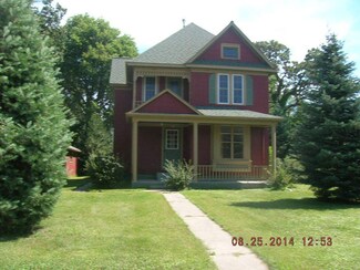 102 102 N St E, Blue Earth, MN 56013