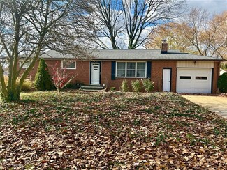 1271 Zwick Ave, Louisville, OH 44641
