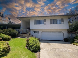 5323 Del Moreno Dr, Woodland Hills, CA 91364