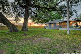 15592 Miller Rd, Saint Hedwig, TX 78152