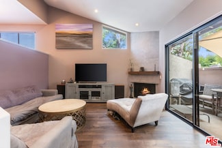 15161 Magnolia Blvd Unit F, Sherman Oaks, CA 91403