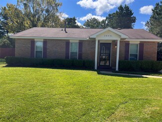3800 Woodbury Ct, Montgomery, AL 36110