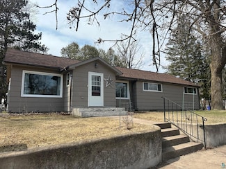 516 Grove Ave, Moose Lake, MN 55767