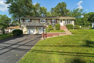 33 Seneca Trail, Wayne, NJ 07470