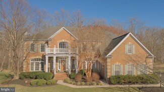 3123 Oxford Forest Dr, Herndon, VA 20171