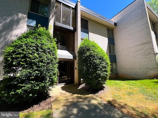5572 Burnside Dr, Rockville, MD 20853