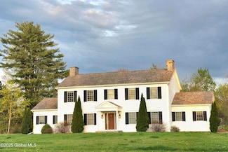 21 Guideboard Rd Unit Right side, Waterford, NY 12188