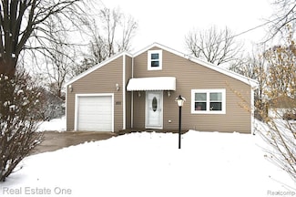 825 Ferley St, Lansing, MI 48911