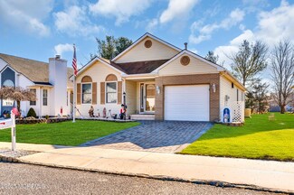 288 Jamaica Blvd, Toms River, NJ 08757