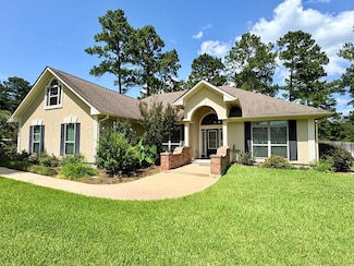 300 Deer Trace Blvd, Diboll, TX 75941