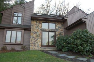 33 Charter Oak Dr, Newtown Square, PA 19073