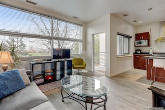 2958 Syracuse St Unit 204, Denver, CO 80238