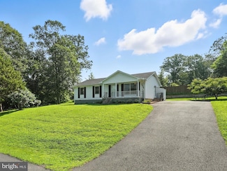 7935 Maplewood Dr, Manassas, VA 20111