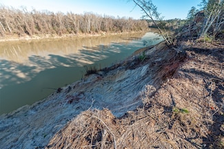 898 Taylor Lake Rd, Livingston, TX 77351