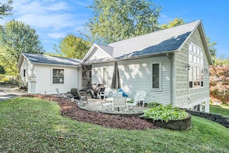 3829 S Shore Dr, Lapeer, MI 48446