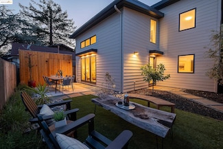 2514 Mathews St, Berkeley, CA 94702