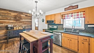 39 Garfield Rd, Poestenkill, NY 12140