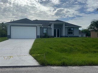 101 Eric Ave N, Lehigh Acres, FL 33971