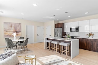 124 Warren St Unit 202, Boston, MA 02119
