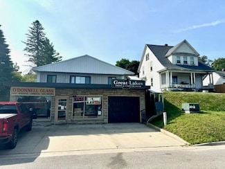 425 & 431 Madison St, Petoskey, MI 49770