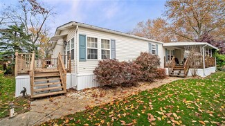 9 Hickory Hills Dr, Bath, PA 18014