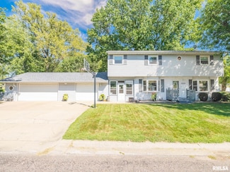 500 Manor St, Pekin, IL 61554