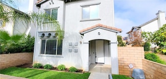 877 Havasu St, Corona, CA 92880