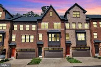 2820 Hokie Ln, Alexandria, VA 22306