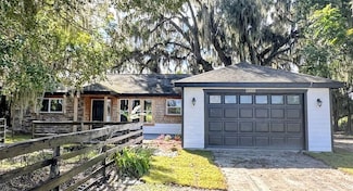 12022 SE Sunset Harbor Rd, Weirsdale, FL 32195