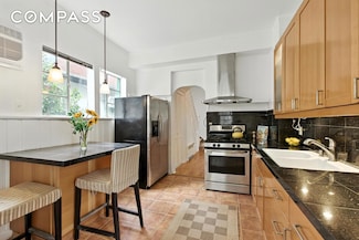 1070 E 13th St, Brooklyn, NY 11230