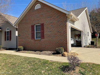 1477 Waters Edge Dr Unit 10, Akron, OH 44313