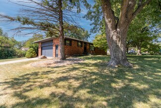 217 Hammitt Dr, Normal, IL 61761