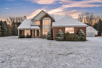 7415 Coggers Meadow Dr, Brighton, MI 48116
