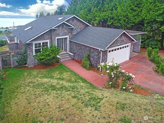 3586 S Camano Dr, Camano Island, WA 98282
